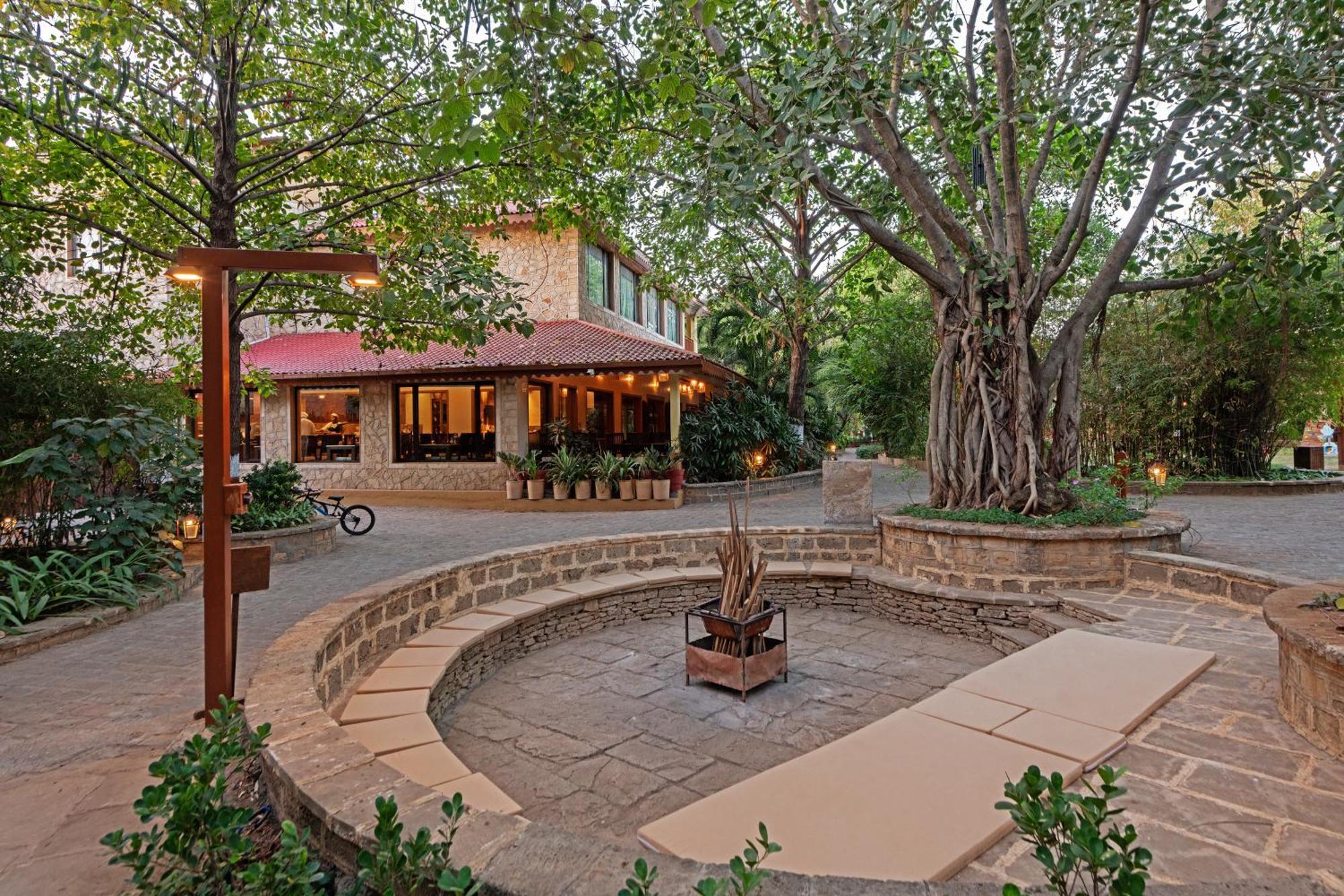 The Fern Gir Forest Resort, Sasan Gir - A Fern Crown Collection Resort Eksteriør billede