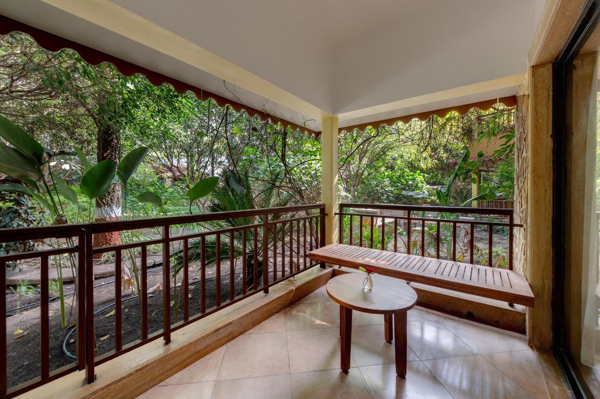 The Fern Gir Forest Resort, Sasan Gir - A Fern Crown Collection Resort Eksteriør billede